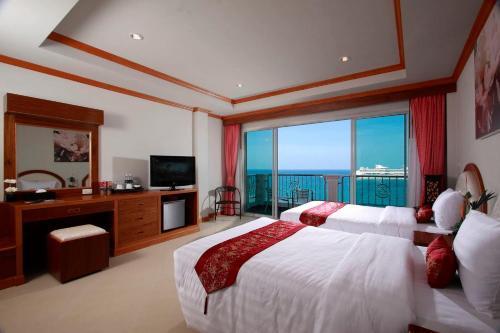 Absolute Beach Resort Phuket Room photo